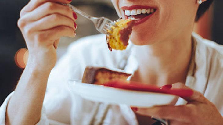 Kekiniz ilk günkü gibi yumuşacık Bu tüyoyla bayatlamıyor, asla kurumuyor Kekiniz ilk günkü gibi yumuşacık Bu tüyoyla bayatlamıyor, asla kurumuyor