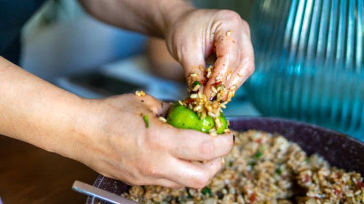 Soğanı kavurunca dolma şölene dönüyor Kıtır kıtır etmesin, tadı katlansın