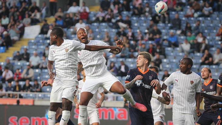 Hatayspor - Başakşehir maçından kareler