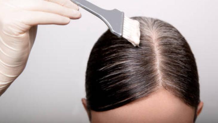 Saç yakan boyalar çöpe 10 dakikada simsiyah olacak, yağmurda akmıyor