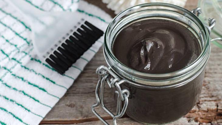 Saç yakan boyalar çöpe 10 dakikada simsiyah olacak, yağmurda akmıyor