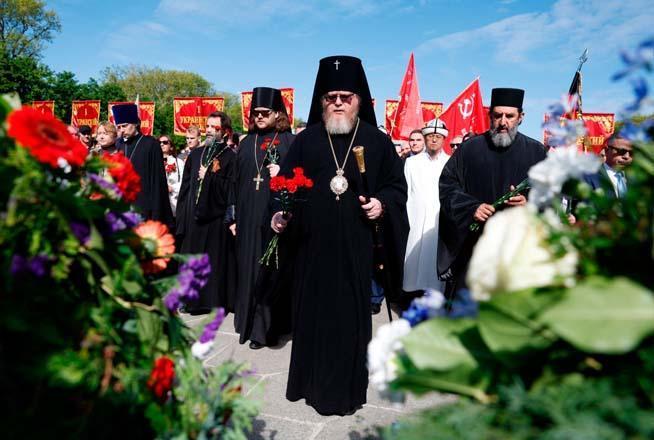 Moskovadaki Kızıl Meydanda kutlanan Zafer Gününden görüntüler