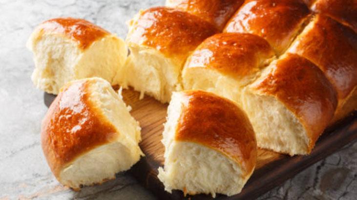 Sadece su yetmez, ılık süt şart Poğaçanın tadını da kıvamını da değiştiren tarif