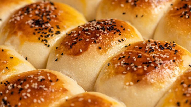 Sadece su yetmez, ılık süt şart Poğaçanın tadını da kıvamını da değiştiren tarif