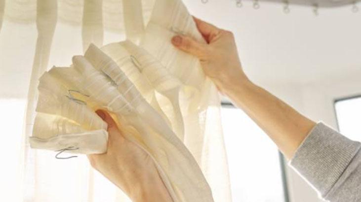 Boya, beyazlatıcı lüzumsuz Beze döküp sararan kornişe sürün, parlayacak