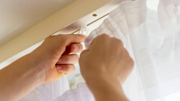 Boya, beyazlatıcı lüzumsuz Beze döküp sararan kornişe sürün, parlayacak