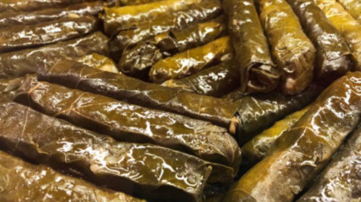 Çay bardağıyla pişen yaprak sarmanın tadı olay Tencerenin ortasına koyun Çay bardağıyla pişen yaprak sarmanın tadı olay Tencerenin ortasına koyun