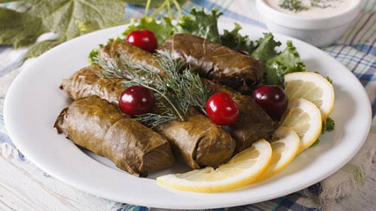 Çay bardağıyla pişen yaprak sarmanın tadı olay Tencerenin ortasına koyun Çay bardağıyla pişen yaprak sarmanın tadı olay Tencerenin ortasına koyun