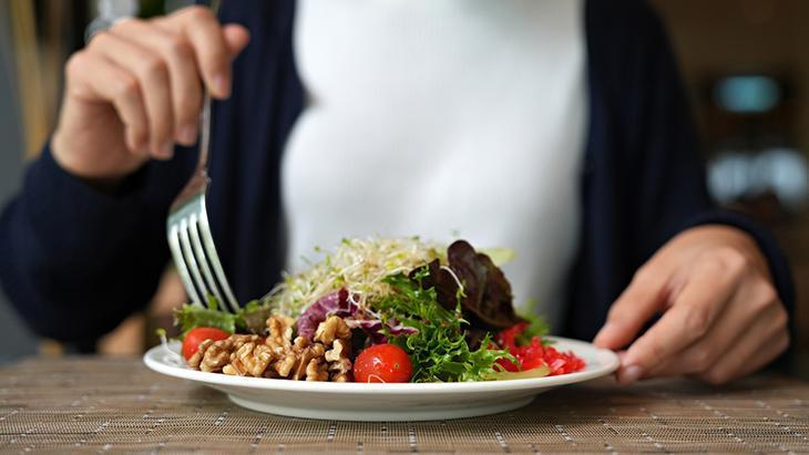 Sağlıklı beslenin, aktif bir yaşam sürün Sağlıklı beslenin, aktif bir yaşam sürün