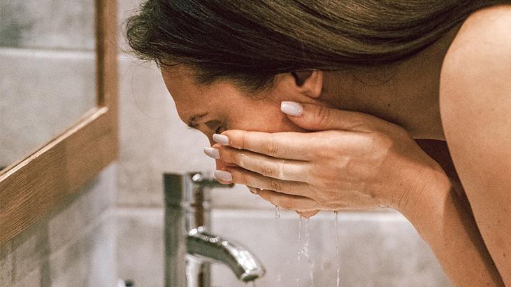 Tüm dünya bu tüyoları deniyor Göz torbalarını yok eden yöntem: Hemoroid kremi Tüm dünya bu tüyoları deniyor Göz torbalarını yok eden yöntem: Hemoroid kremi