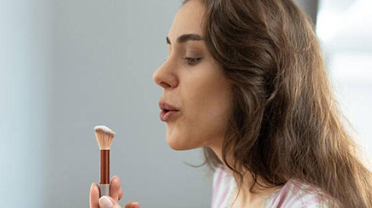 Serinletmeyen vantilatörün hakkından makyaj fırçası geliyor Servise gerek yok