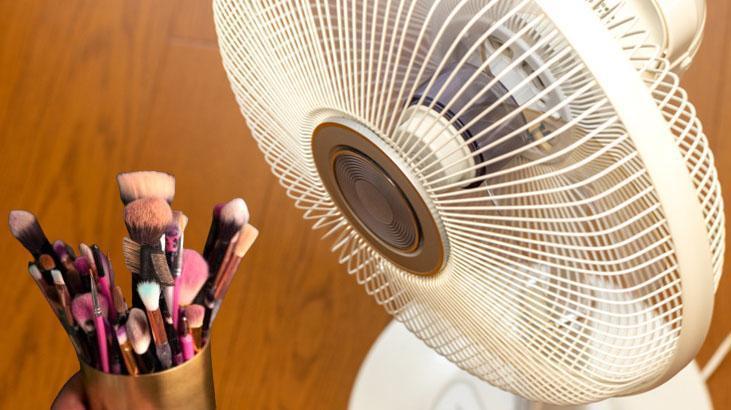 Serinletmeyen vantilatörün hakkından makyaj fırçası geliyor Servise gerek yok