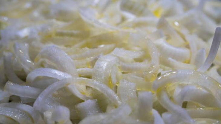 Önce soğan mı yoksa biber mi Kavurunca şekerini salıyor, lezzeti katlanıyor