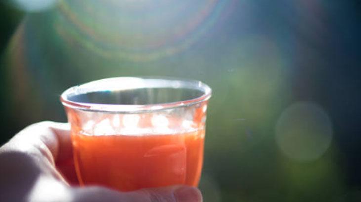 Yorgun yüzlere havuç dopingi Tülbentten geçirip sıkın, bahar ışıltısı garanti