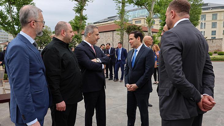 Dolmabahçede Türkiye-ABD-Ukrayna Üçlü Toplantısı başladı İlk görüntüler Dolmabahçede Türkiye-ABD-Ukrayna Üçlü Toplantısı başladı İlk görüntüler