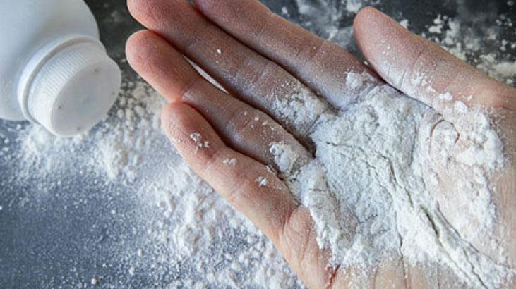 Ağda öncesi süren acı nedir bilmiyor Tüyleri kökten halledin, azıcık pudra yeter Ağda öncesi süren acı nedir bilmiyor Tüyleri kökten halledin, azıcık pudra yeter