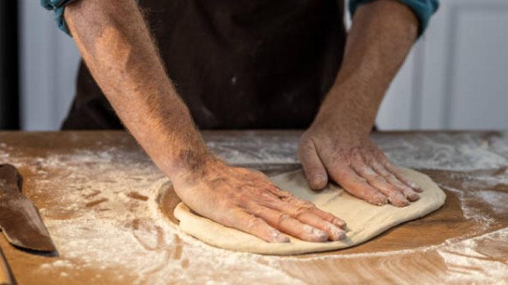 Dışarıda tanesi 20 liradan satılıyor Çıtır çubuk simit tarifi, ağızda dağılıyor Dışarıda tanesi 20 liradan satılıyor Çıtır çubuk simit tarifi, ağızda dağılıyor