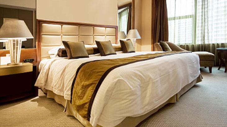 Otel yataklarındaki örtü sadece süs değil Bakın ne işe yarıyormuş, hijyen için birebir Otel yataklarındaki örtü sadece süs değil Bakın ne işe yarıyormuş, hijyen için birebir