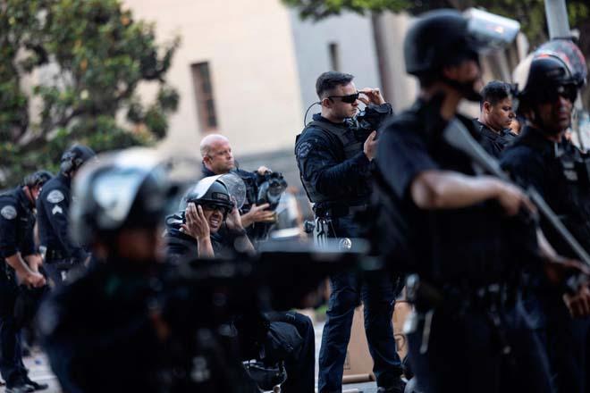 Los Angeles alev alev: Ulusal Muhafızlar sokaklarda, işte görüntüler Los Angeles alev alev: Ulusal Muhafızlar sokaklarda, işte görüntüler