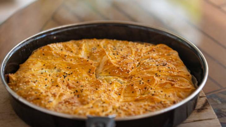El açması börekleri solladı Pirinç yufkasıyla çıtır çıtır oluyor, hem de glutensiz El açması börekleri solladı Pirinç yufkasıyla çıtır çıtır oluyor, hem de glutensiz