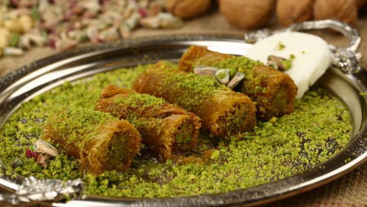 Eritirken beyaz köpüğü alın Sarma kadayıfın sırrıymış: Kavurmayın, 2 saati var Eritirken beyaz köpüğü alın Sarma kadayıfın sırrıymış: Kavurmayın, 2 saati var