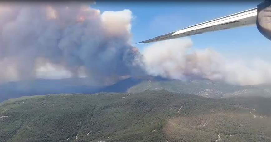 İzmir’in orman yangını 5 mahalle tahliye ediliyor