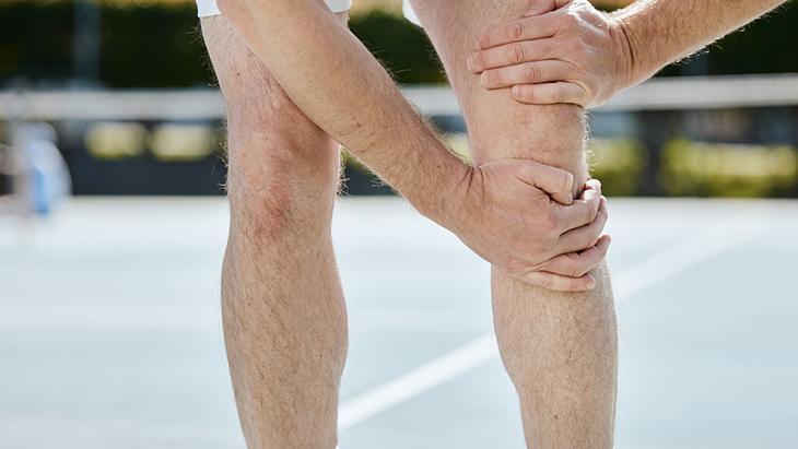3- Press your knees into the mat