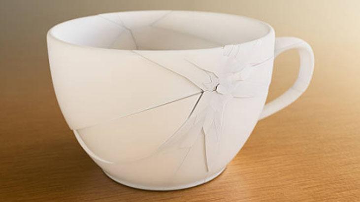 Leaks from crack in ceramic mug Don't let your coffee be spoiled, the best solution is a pen holder