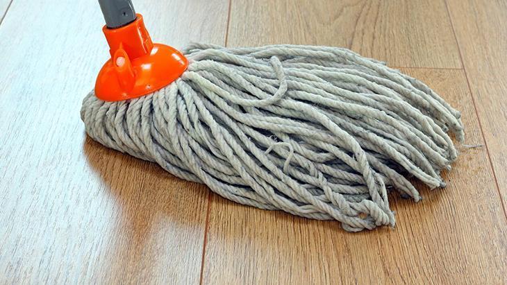 Yer temizliğinde sıcak mı soğuk mu Doğru su tercihi fark yaratıyor, deneyen memnun