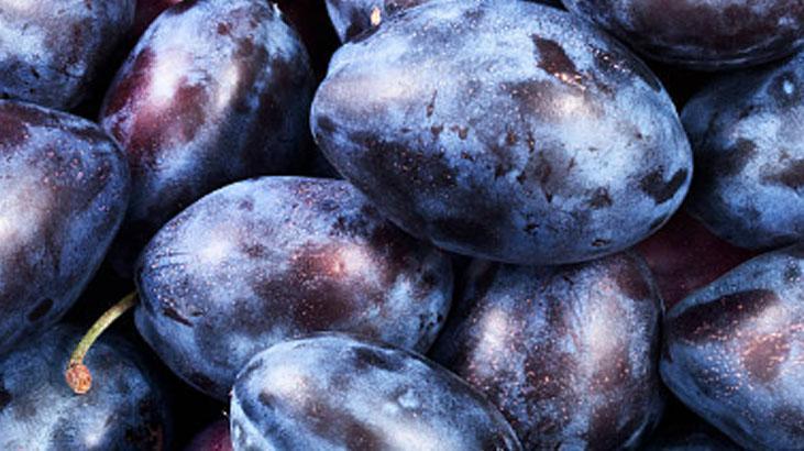 Saç boyasını unutturan mürdüm eriği 1 kaşığı tellere işliyor, gram akmıyor