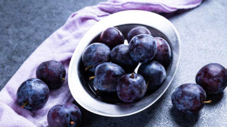 Saç boyasını unutturan mürdüm eriği 1 kaşığı tellere işliyor, gram akmıyor