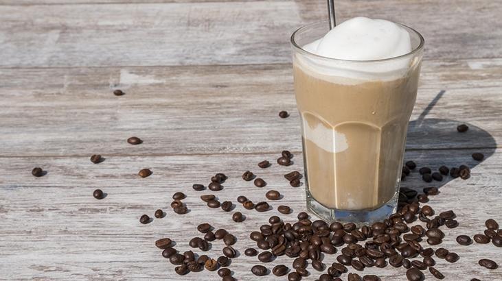 Soğuk kahvenin en iyisi evde yapılır Bir gece bekletin, kafe havası garanti