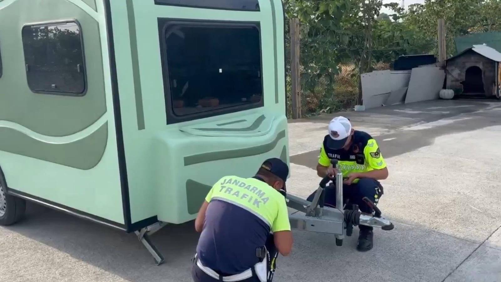 Jandarma Filmin sonu diyerek paylaştı Onlarca vatandaşı dolandıran şebeke böyle çökertildi Jandarma Filmin sonu diyerek paylaştı Onlarca vatandaşı dolandıran şebeke böyle çökertildi