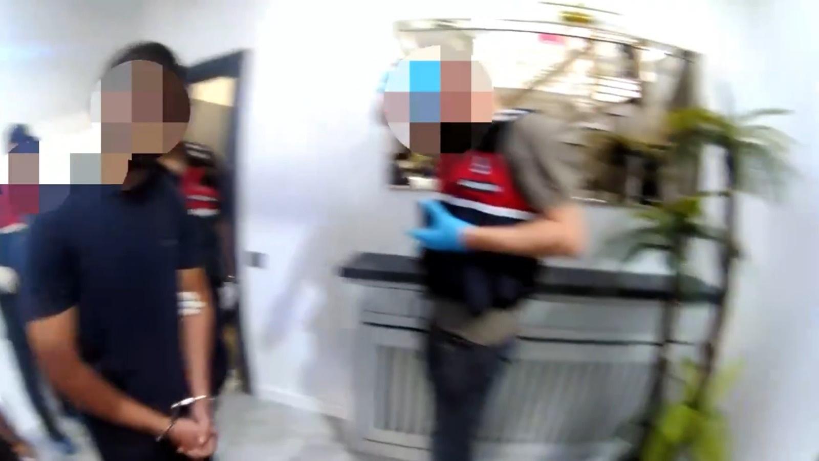 Jandarma Filmin sonu diyerek paylaştı Onlarca vatandaşı dolandıran şebeke böyle çökertildi Jandarma Filmin sonu diyerek paylaştı Onlarca vatandaşı dolandıran şebeke böyle çökertildi