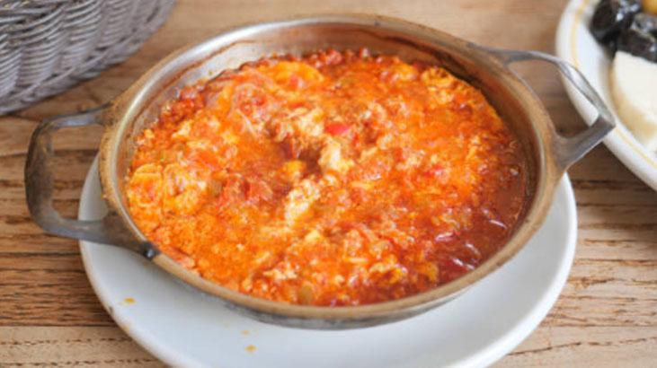 Kahvaltıda tabak sıyırtan menemen tarifi Ekmek banmaya doyamayacaksınız Kahvaltıda tabak sıyırtan menemen tarifi Ekmek banmaya doyamayacaksınız