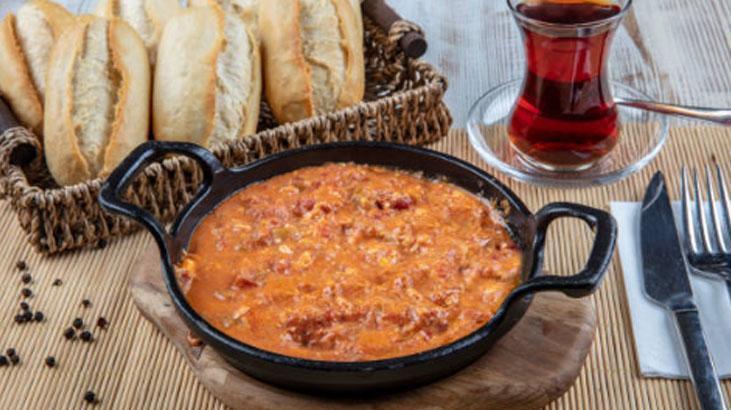 Kahvaltıda tabak sıyırtan menemen tarifi Ekmek banmaya doyamayacaksınız Kahvaltıda tabak sıyırtan menemen tarifi Ekmek banmaya doyamayacaksınız