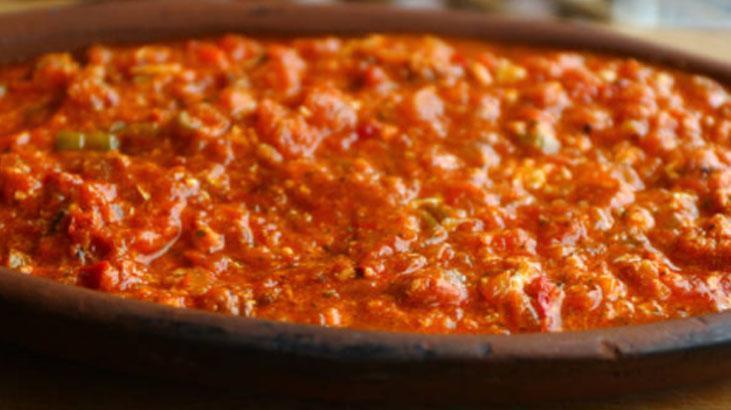 Kahvaltıda tabak sıyırtan menemen tarifi Ekmek banmaya doyamayacaksınız Kahvaltıda tabak sıyırtan menemen tarifi Ekmek banmaya doyamayacaksınız