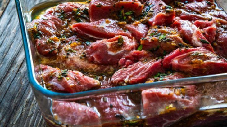Kırmızı etin lezzetini katlayan marine tüyosu Restoran usulü tarif: Limon, yoğurt, soda Kırmızı etin lezzetini katlayan marine tüyosu Restoran usulü tarif: Limon, yoğurt, soda