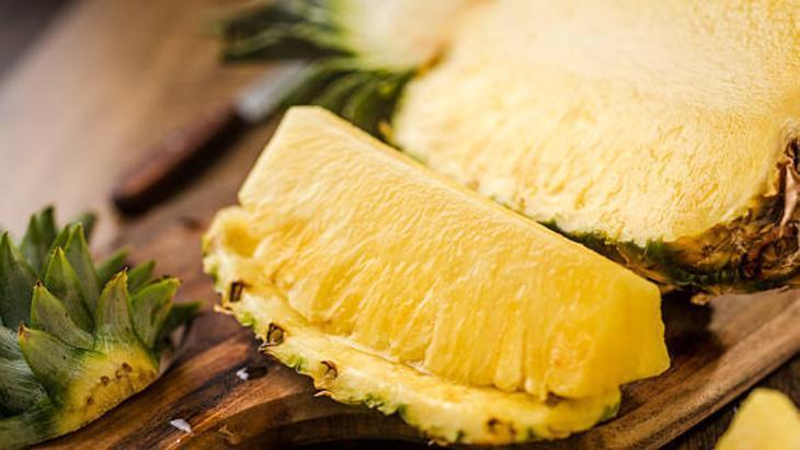 ANANAS NASIL KESİLİR ANANAS NASIL KESİLİR