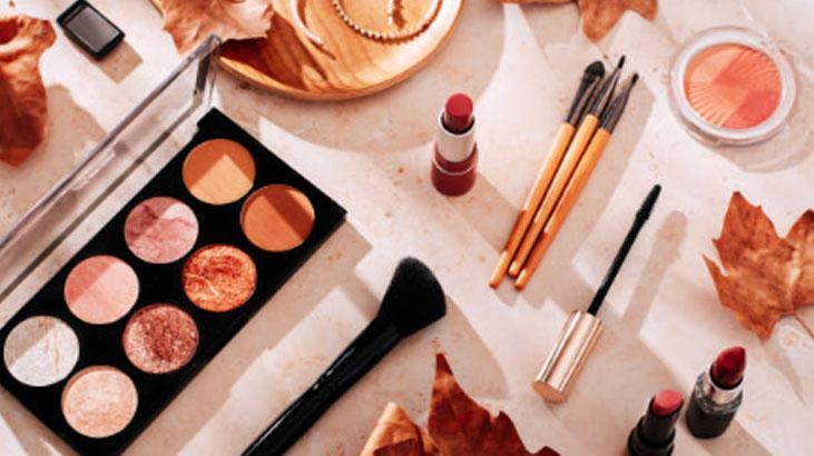 Kırılmayan pudra için pamuk hilesi Güneş gözlüğüne azıcık sürün, kaymıyor Kırılmayan pudra için pamuk hilesi Güneş gözlüğüne azıcık sürün, kaymıyor