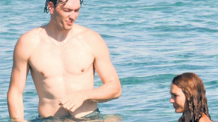 Cedi Osman'dan Maldivler'de Romantik Tatil: Ebru Şahin'le Birlikte Eşsiz Anlar!