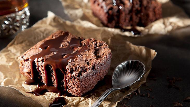Daha iyi browni tarifi yok Çay demlenene kadar hazır, bir çimdik tuz yetiyor Daha iyi browni tarifi yok Çay demlenene kadar hazır, bir çimdik tuz yetiyor