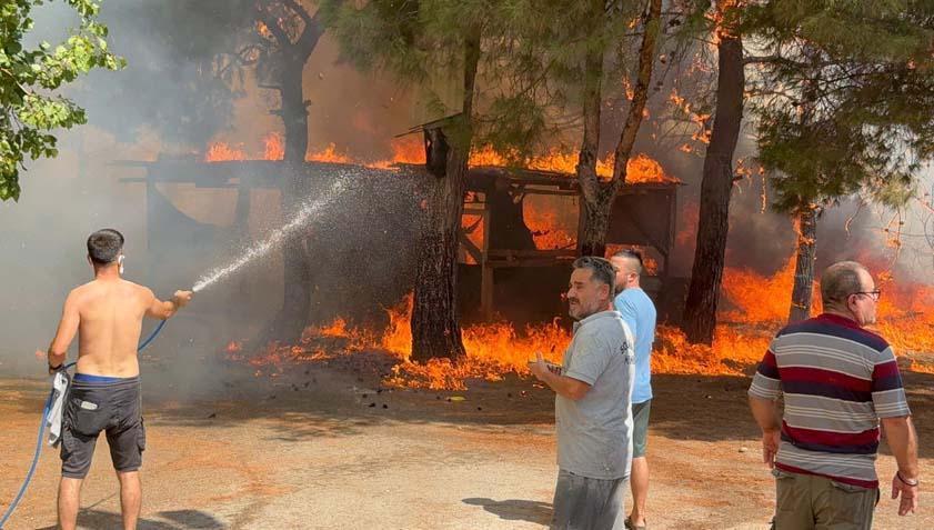 Türkiye'yi Sarsan Yangınlar: En Güncel Görüntüler ve Müdahale Çalışmaları