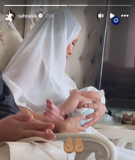 Sahra Işık Aybirdi bebeği için mevlit düzenledi, dualar etti Sahra Işık Aybirdi bebeği için mevlit düzenledi, dualar etti
