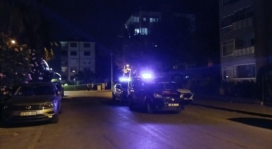 Karamürsel dehşet Eşinin gözleri önünde öldürüldü Karamürsel dehşet Eşinin gözleri önünde öldürüldü