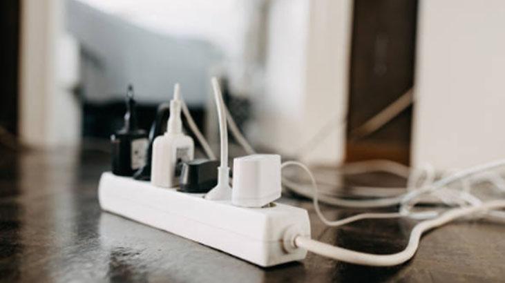 İşiniz bitince üç cihazı fişten çekin Elektriği vampir gibi emiyor, faturayı uçuruyor İşiniz bitince üç cihazı fişten çekin Elektriği vampir gibi emiyor, faturayı uçuruyor