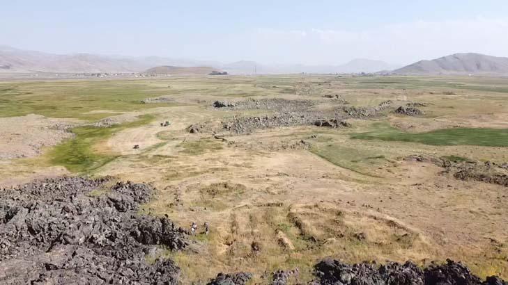 Türkiyedeki son volkanik patlamada akan lavların yuttuğu köyler araştırıyorlar