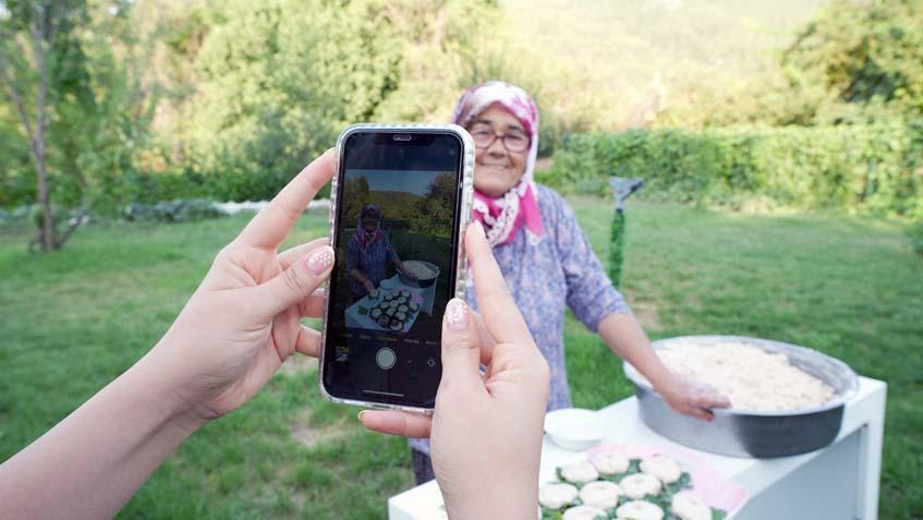 Katmer böreğiyle başladı, yarışma şampiyonu oldu İşte 74 yaşındaki fenomen ‘Günay Teyzenin hayatı…