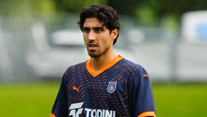 BERKAY ÖZCAN (ORTA SAHA)