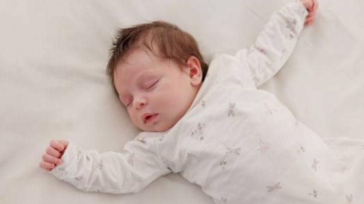 Tatilde bebeklerin uykusu nasıl olmalı 5 altın kural sayesinde kriz kalmıyor
